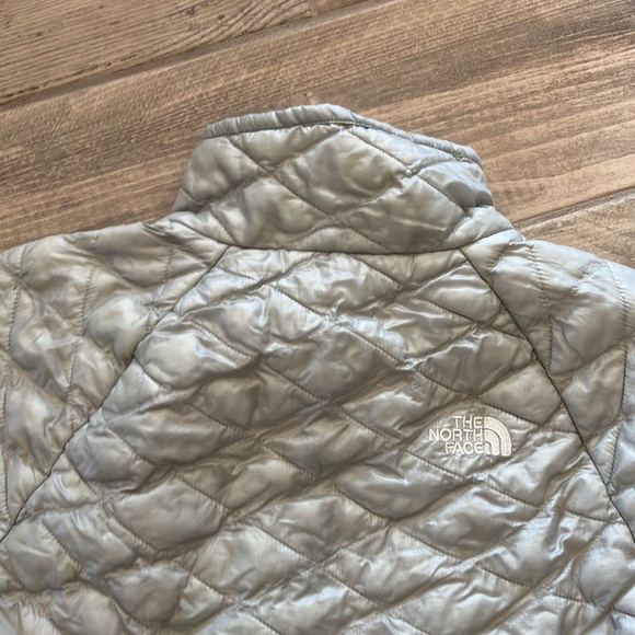 Northface silver thermos all jacket lightweight puffer size Small - Picture 7 of 8